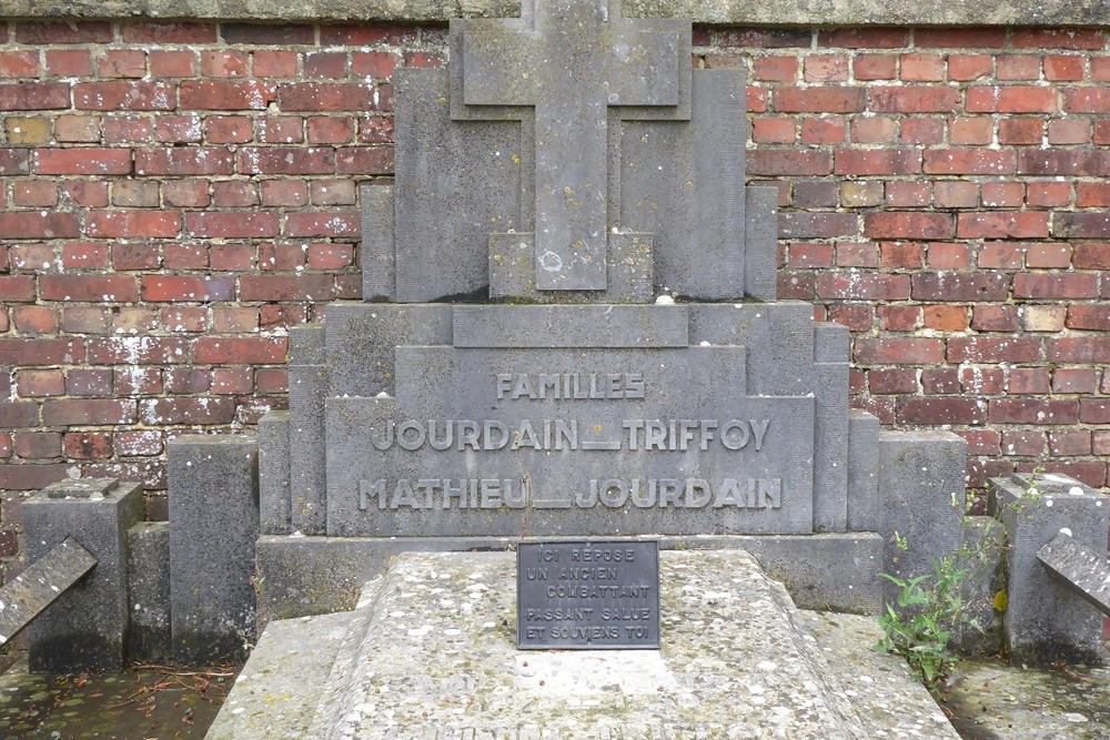 Belgian Graves Veterans Villers-le-Gambon #1