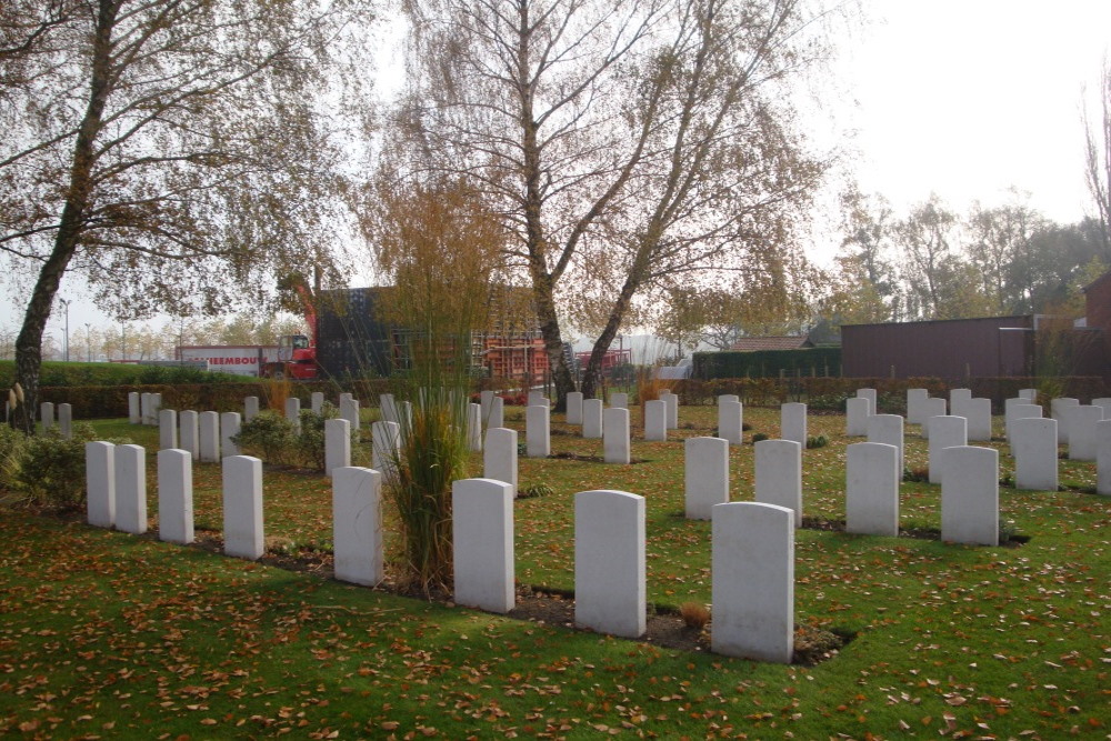 Commonwealth War Cemetery La Brique Military No. 1 #2