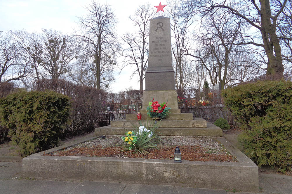 Monument Rode Leger 1945