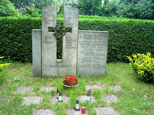 Graven Poolse & Tsjechoslowaakse Verzetslieden
