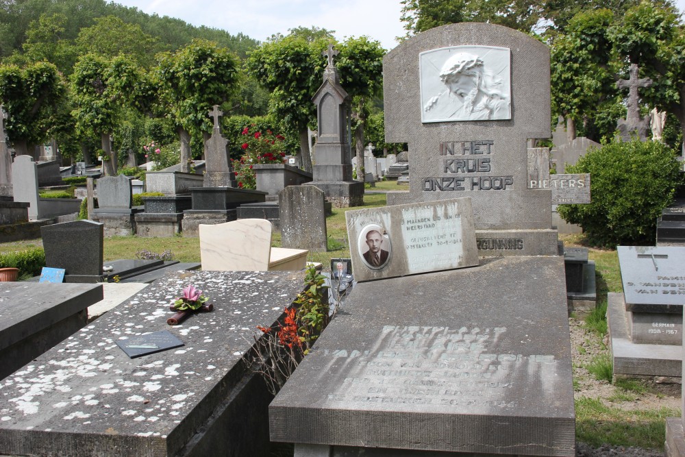 Belgian War Graves Damme