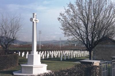 Commonwealth War Cemetery Meldola