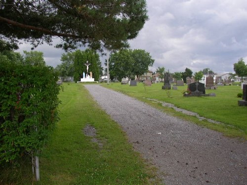 Commonwealth War Graves Ste. Famille Cemetery
