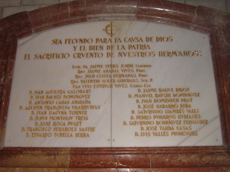 Monument Vermoorde Geestelijken Basilica de Santa Maria