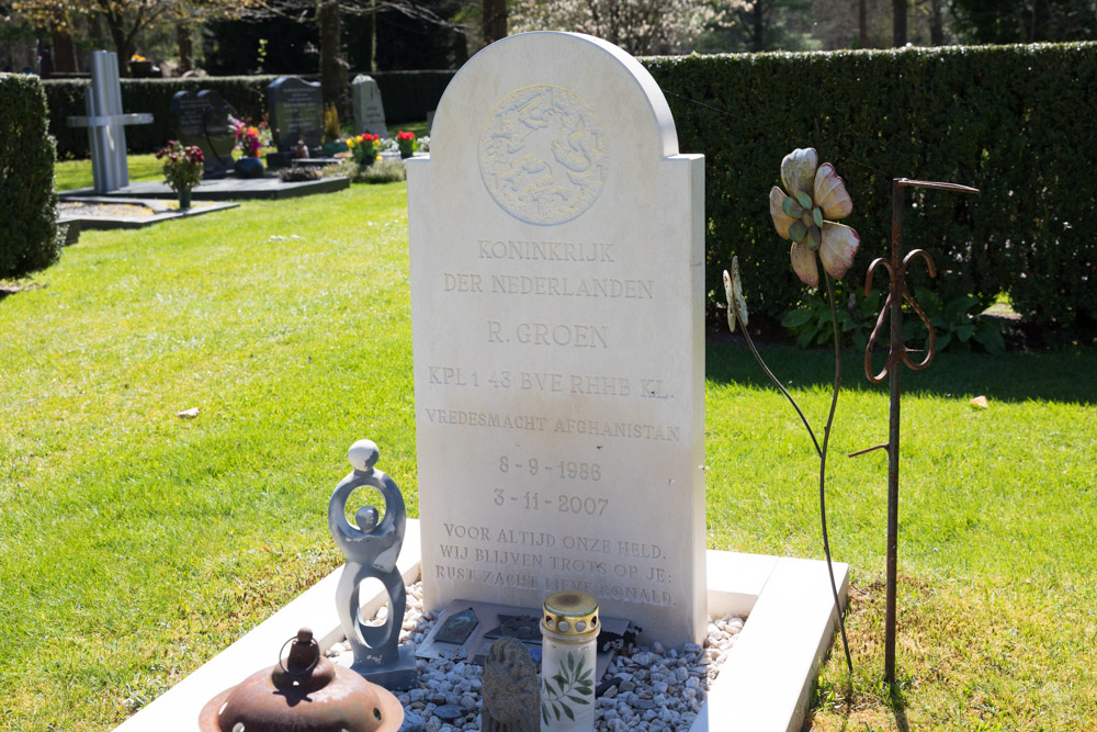 Dutch War Grave Norelbos Cemetery
