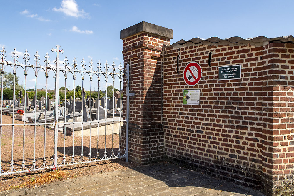 Commonwealth War Graves Avelin #3