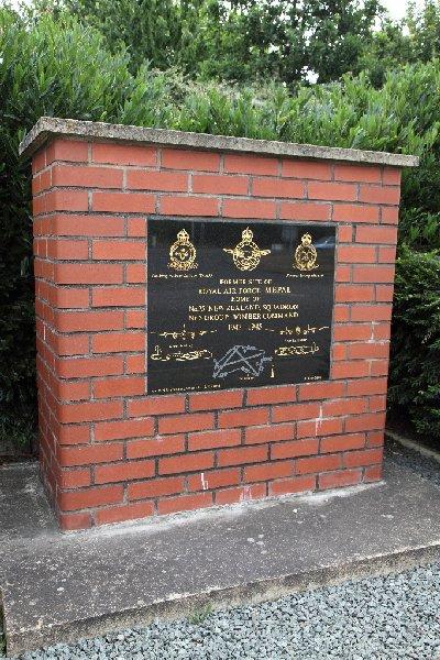 Monument Voormalig RAF Vliegveld Mepal
