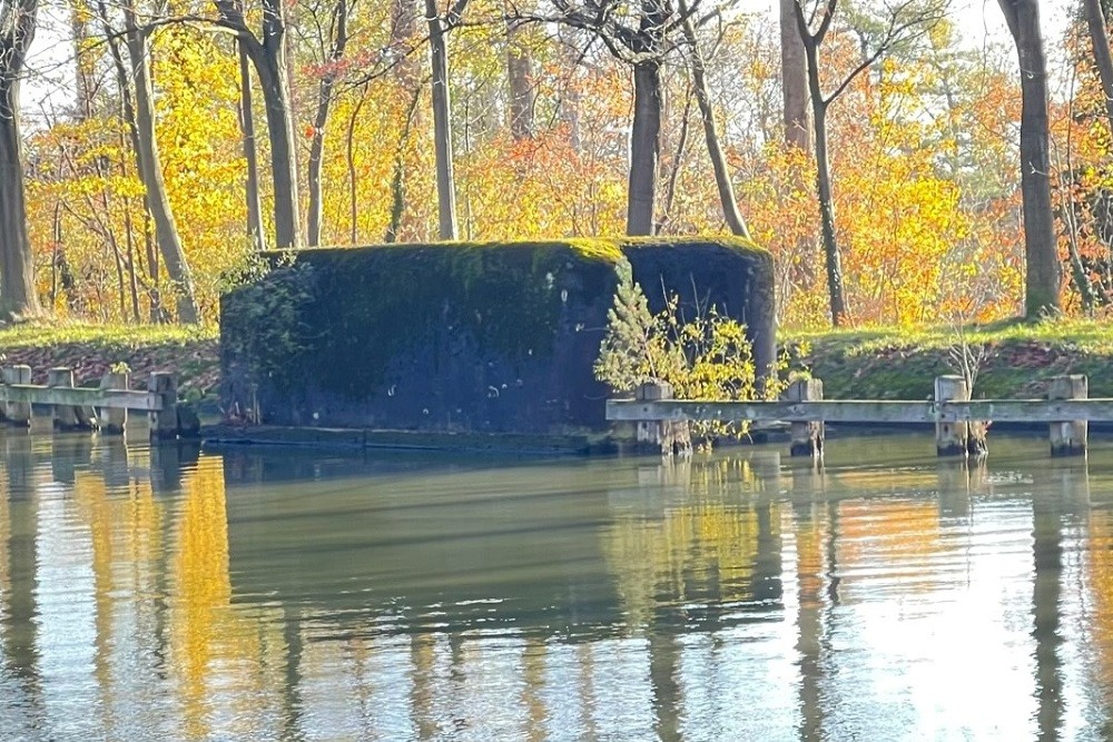 Bunker 14 Grensstelling Bocholt-Herentals Kanaal