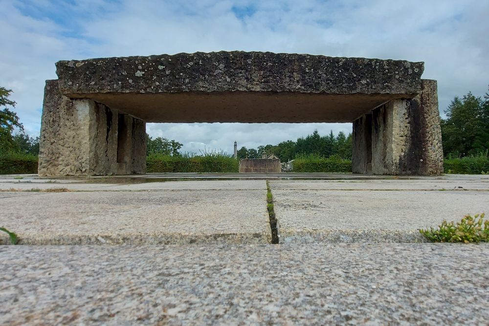 Gedenkplaats Begraafplaats Oradour-sur-Glane #3