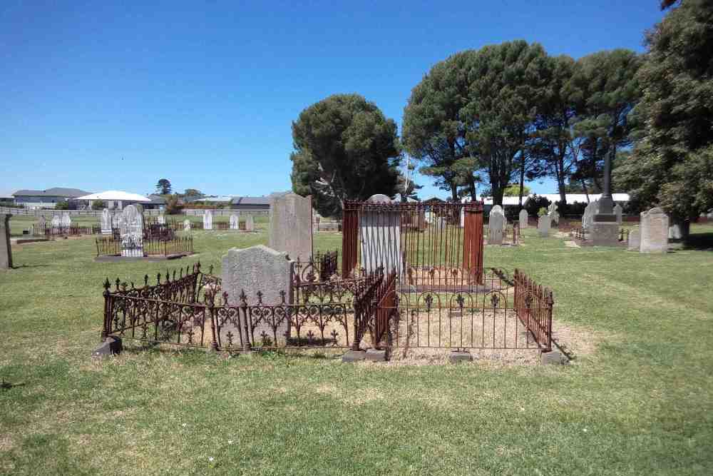 Commonwealth War Graves Port Fairy Public Cemetery