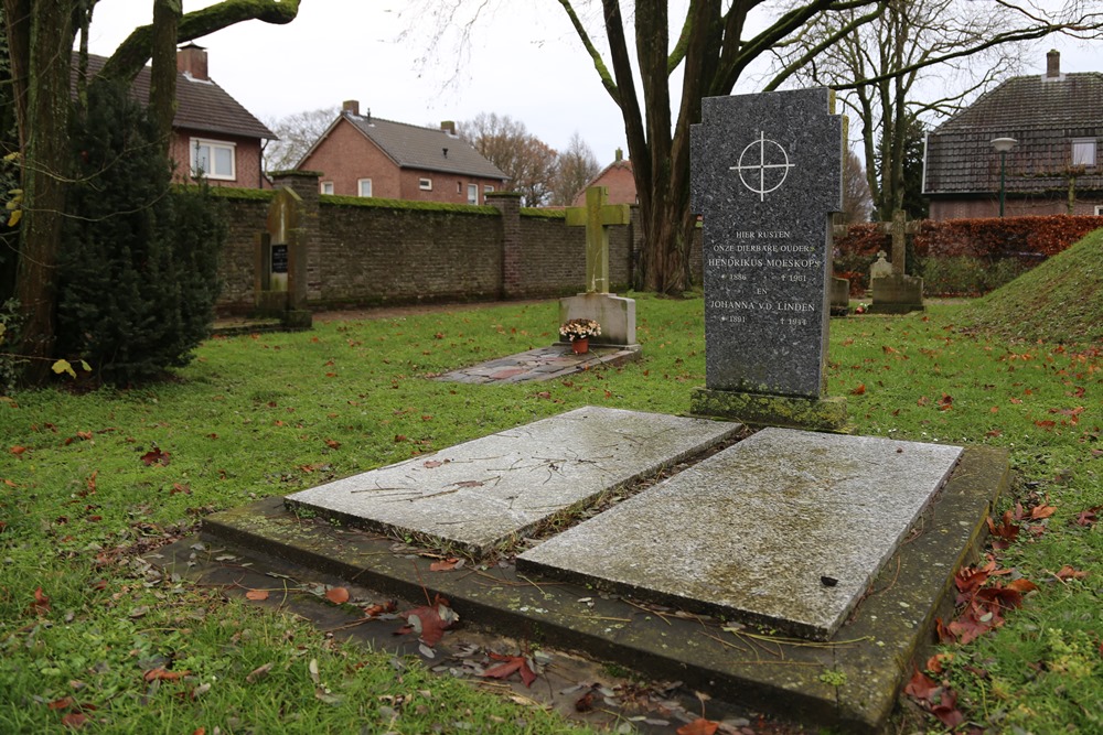 Graves Civilian Casualtie Roman Catholic Cemetery Bergeijk #2