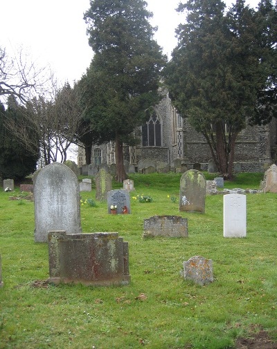 Commonwealth War Graves St Mary Magdalene Churchyard