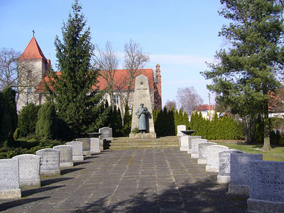 Soviet War Cemetery Manschnow