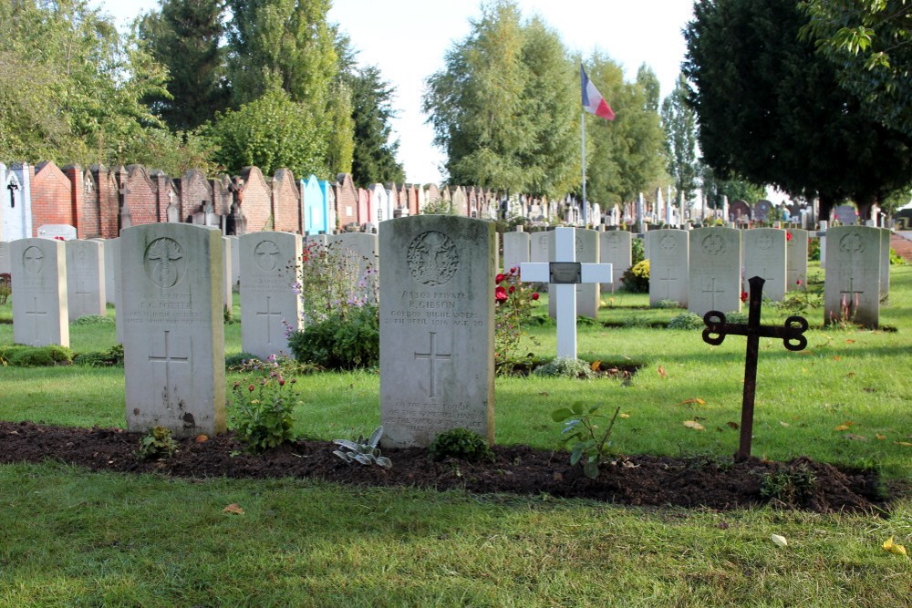 Commonwealth War Graves Sailly-Labourse #4
