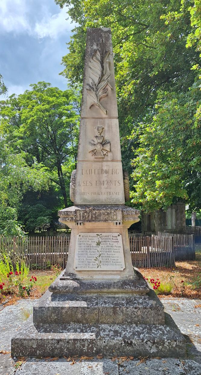 Oorlogsmonument Taillebourg #2