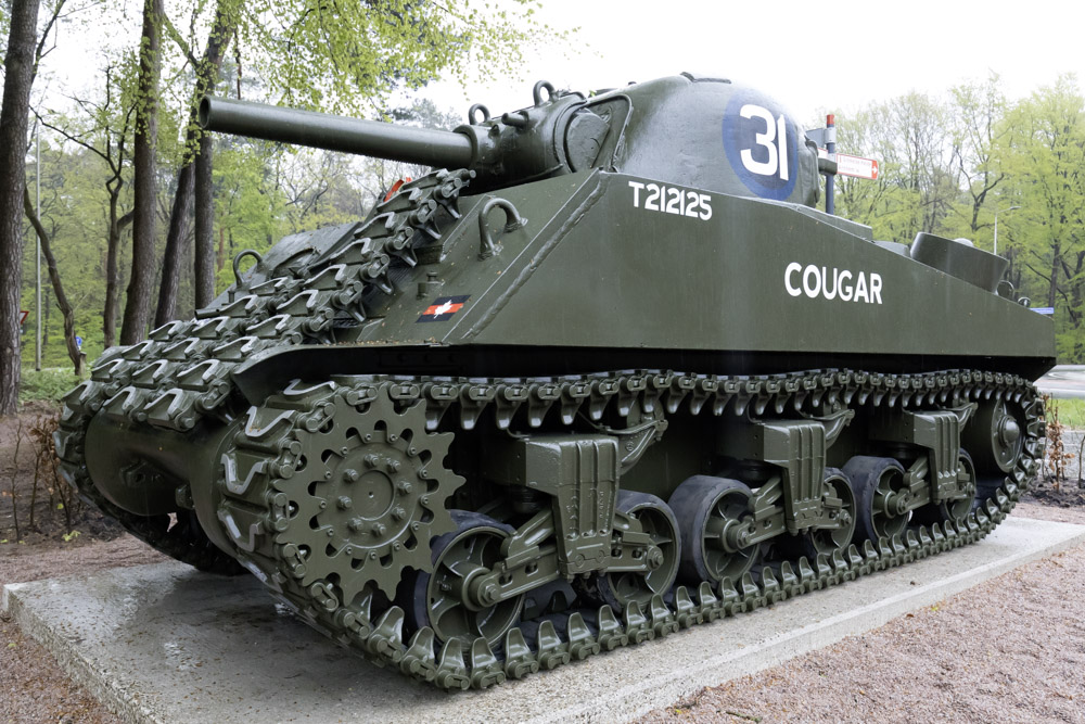 M4 105mm Sherman Tank Ede