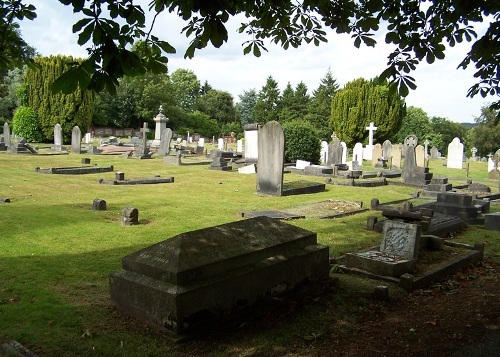 Commonwealth War Graves Caterham Burial Ground