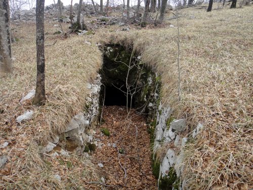 Alpenmuur - Ondergrondse Bunker Studena (A)