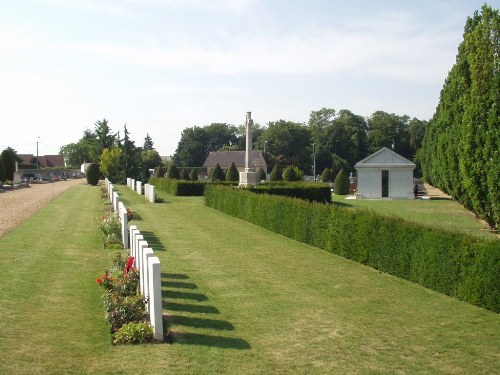 Oorlogsgraven van het Gemenebest Dreux