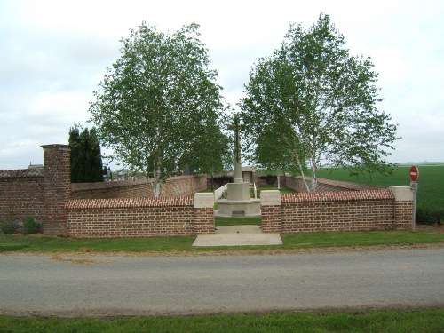 Commonwealth War Cemetery Le Quesnel Extension