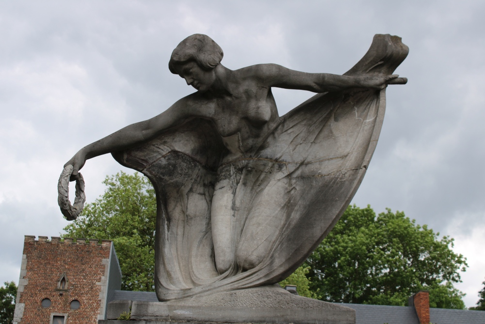 Oorlogsmonument Moustier-sur-Sambre #2