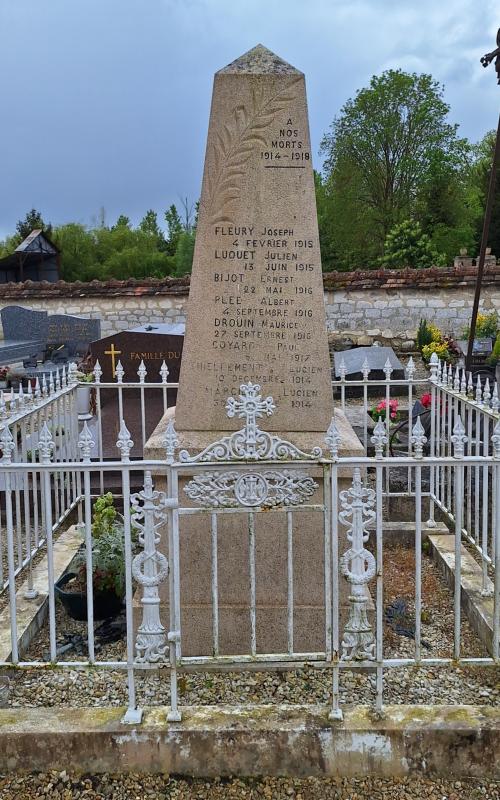 War Memorial Cemetery Granges-sur-Aube #3