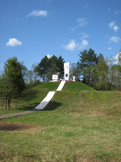Monument Parachutisten & Graf Aleksei Rogov