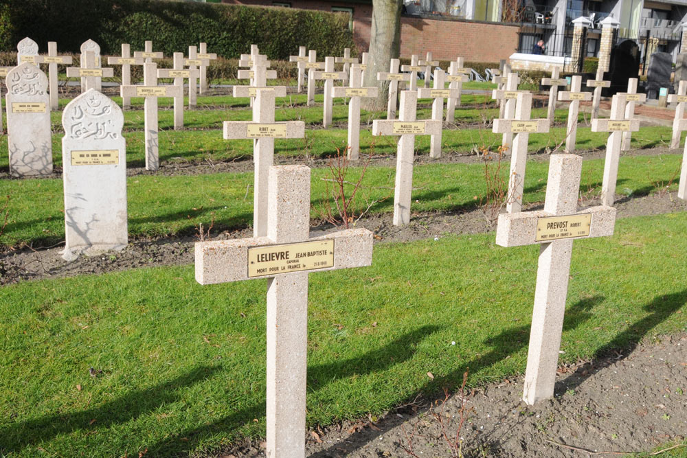 Franse Oorlogsgraven Koksijde - Koksijde - TracesOfWar.nl