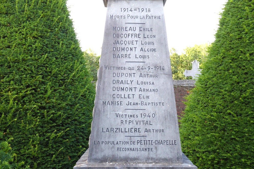 Oorlogsmonument Petite-Chapelle #2