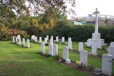 Commonwealth War Graves Mitcham Road Cemetery