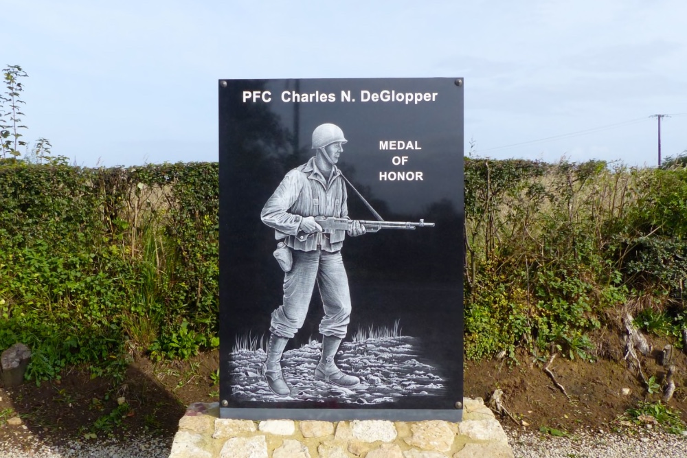 Monument PFC Charles DeGlopper MoH