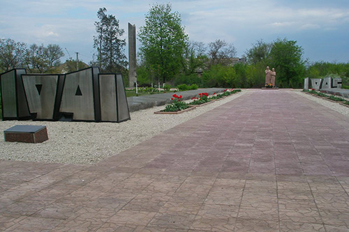 Mass Grave Soviet Soldiers & War Memorial Nove