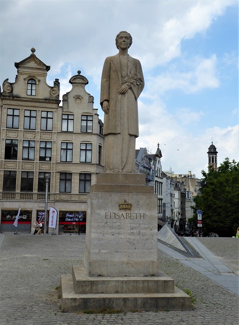 Equestrian Statue King Albert I and Queen Elisabeth #4