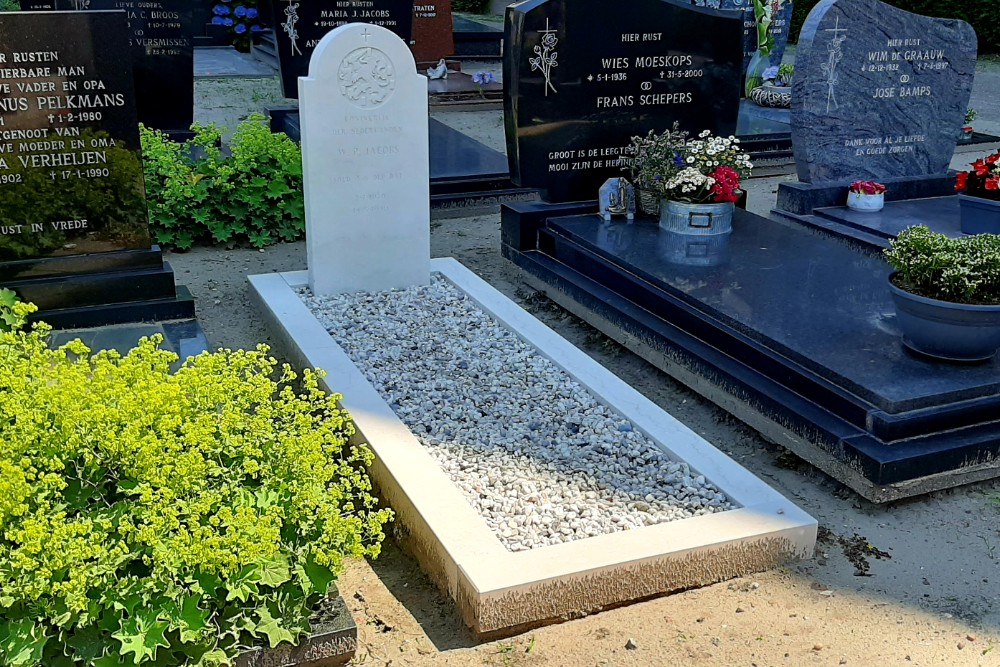 Nederlandse Oorlogsgraven Rooms Katholieke Begraafplaats Baarle-Nassau