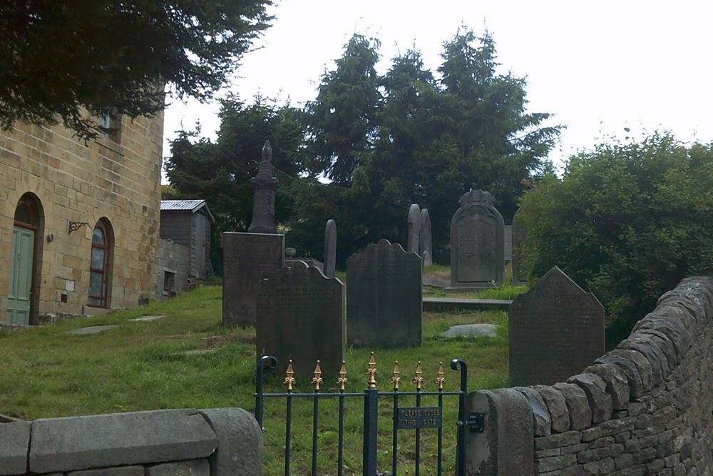Oorlogsgraven van het Gemenebest Clough Foot Congregational Chapelyard
