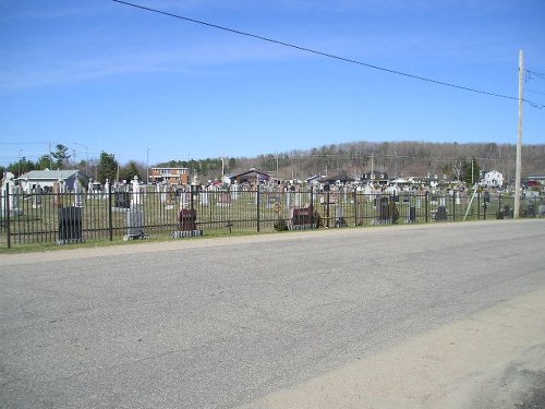 Commonwealth War Graves St. Pierre's Roman Catholic Cemetery