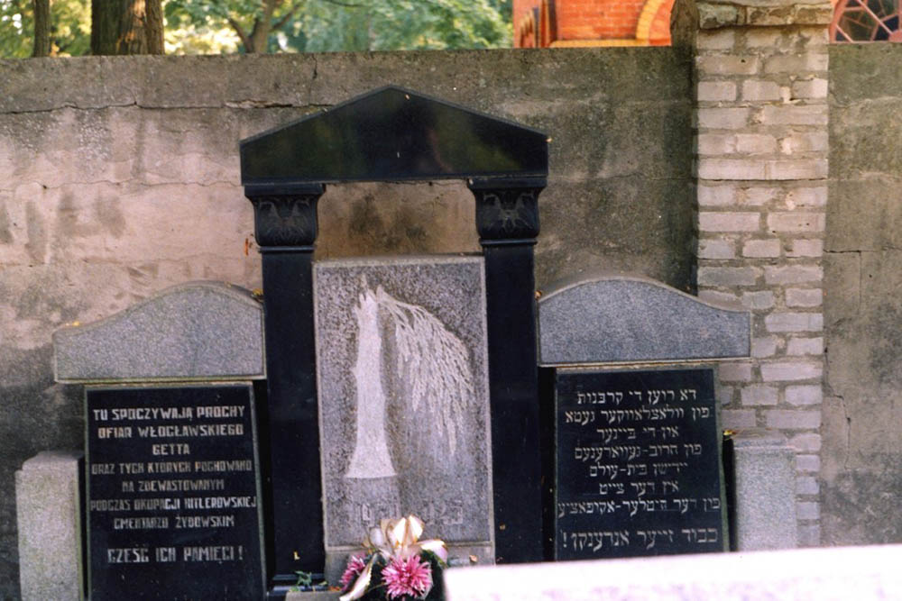 Graves Holocaust Victims Wloclawek Ghetto 1940-1942