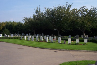 Commonwealth War Graves Gunnersbury Cemetery