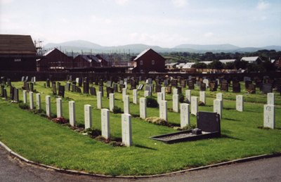 Commonwealth War Graves Llanbeblig Public Cemetery