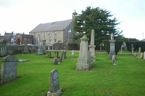Commonwealth War Graves Strathmiglo Parish Churchyard