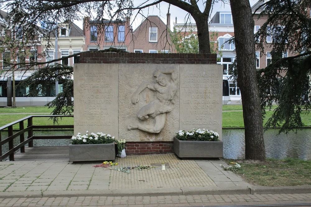 Memorial for British Airmen Rotterdam