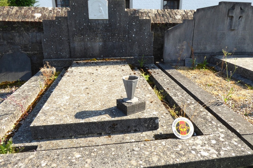 Belgian Graves Veterans Faulx-les-Tombes #3