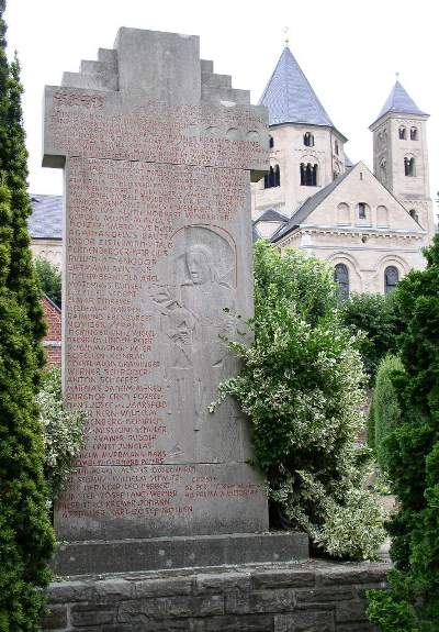 Oorlogsmonument Klosters Knechtsteden #2