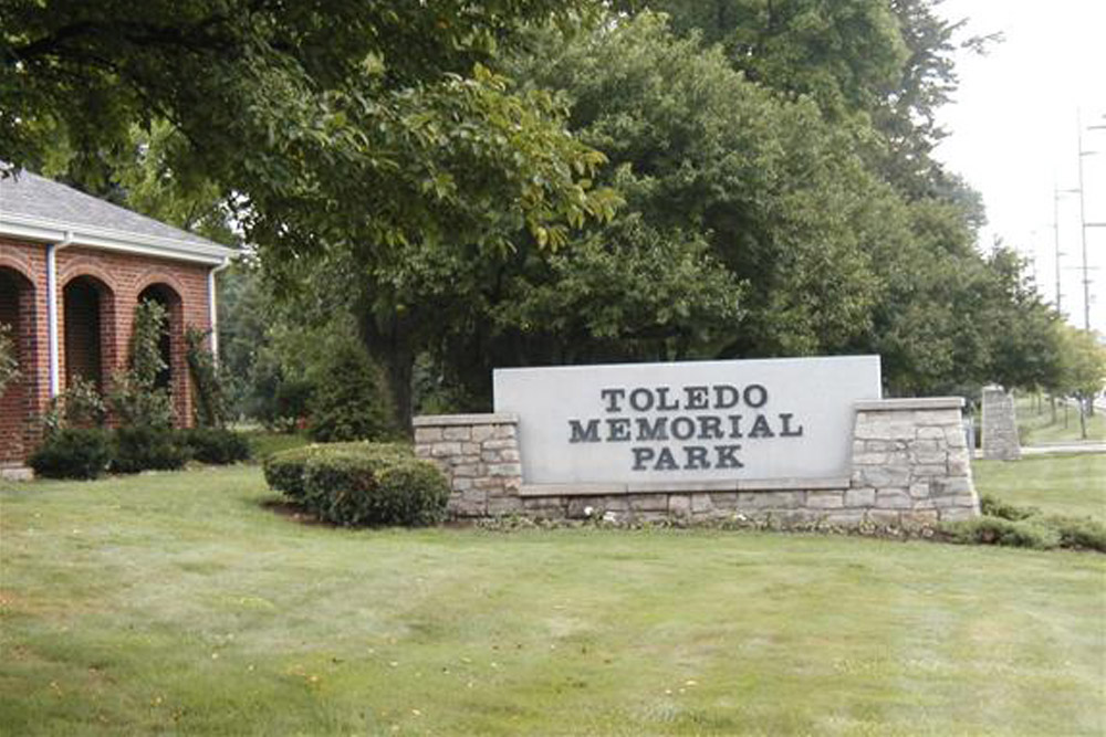 American War Grave Toledo Memorial Park