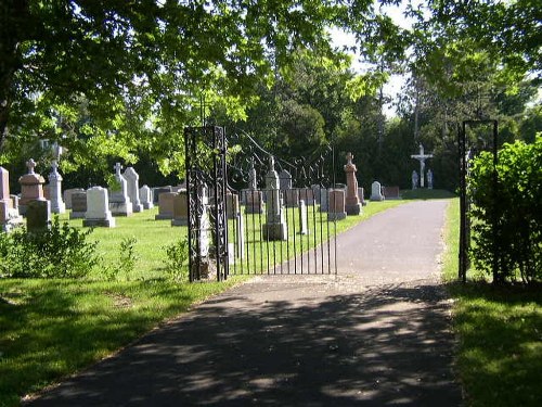 Commonwealth War Grave Notre-Dame-de-Bon-Secours Cemetery