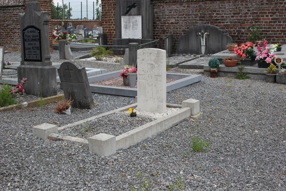 Commonwealth War Grave Autre-Eglise