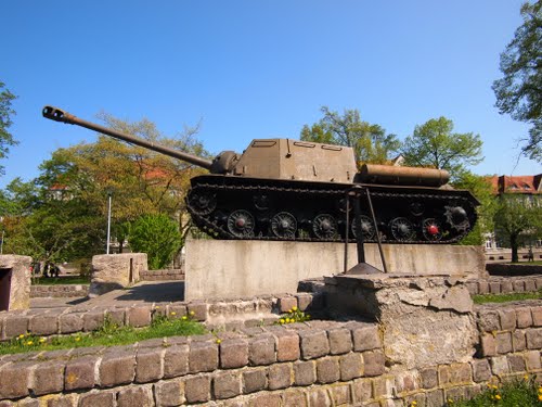 Liberation Memorial (ISU-122 Self Propelled Gun) Malbork