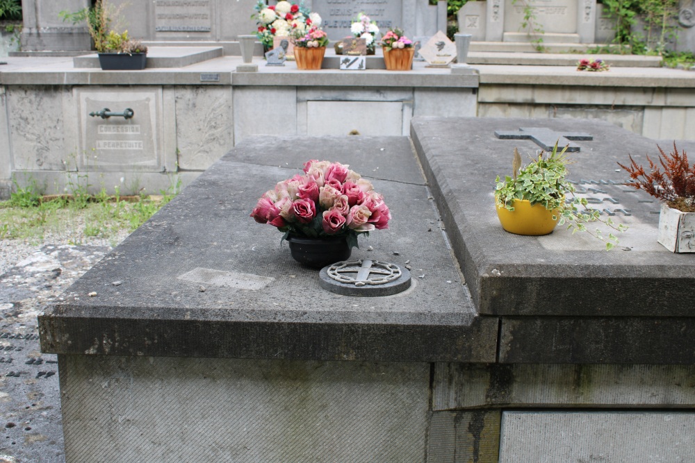 Belgian Graves Veterans Masion