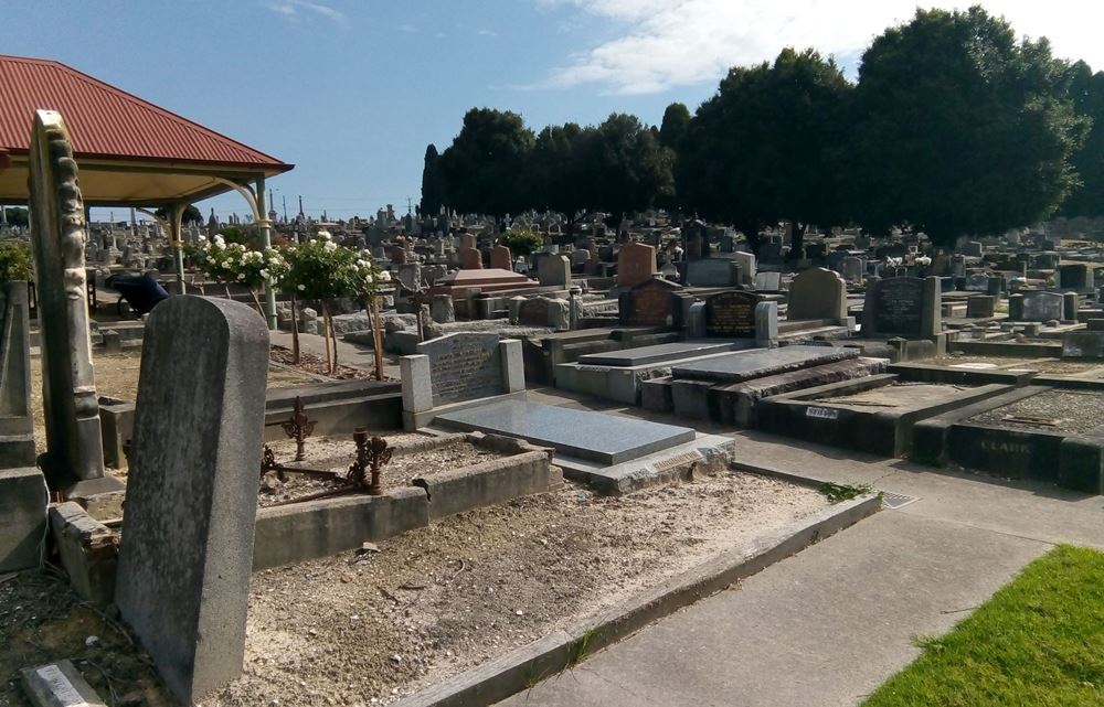 Commonwealth War Graves Warringal Cemetery