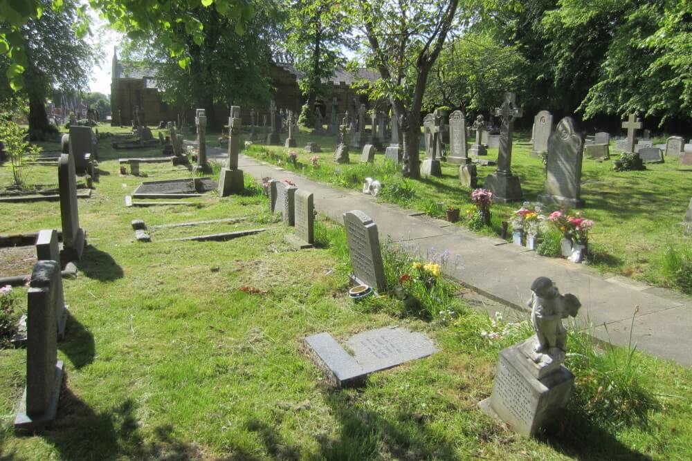 Commonwealth War Graves St. Cuthbert Marton in Cleveland